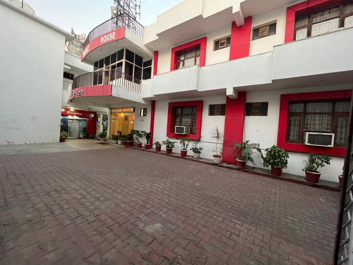 Hotel Magnet House Dehradun Zewnętrze zdjęcie